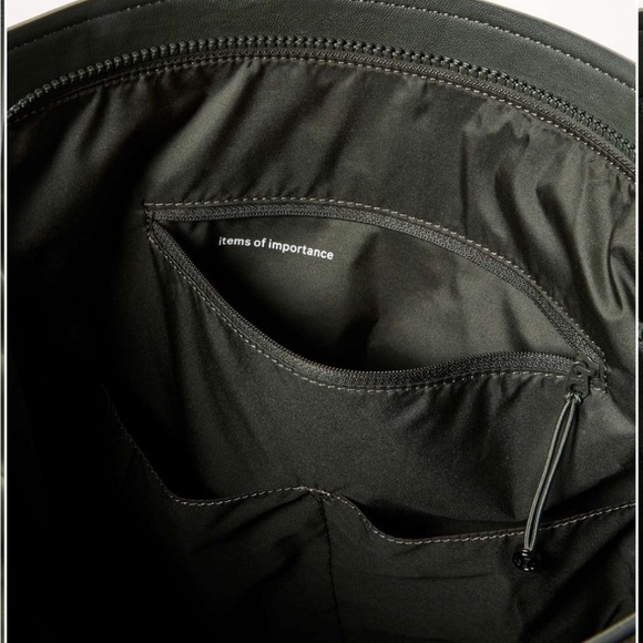 Lululemon All Set Hobo
Black NWOT🤩 - Picture 4 of 11